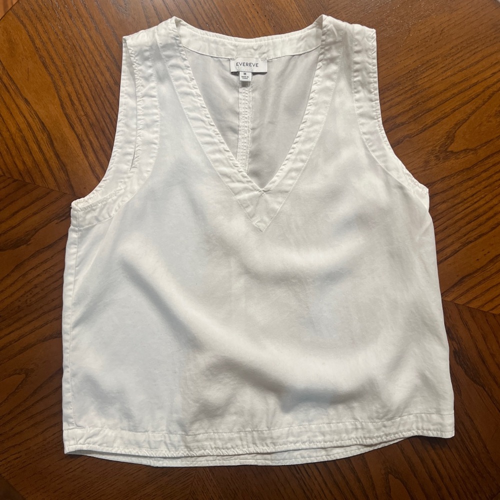 Evereve Women's White V-Neck Tank Top